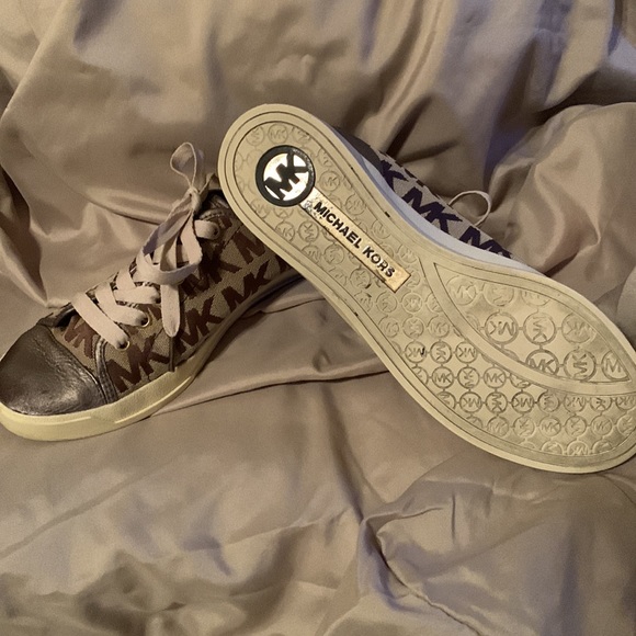 Michael Kors lace up tennis shoes - Picture 3 of 3